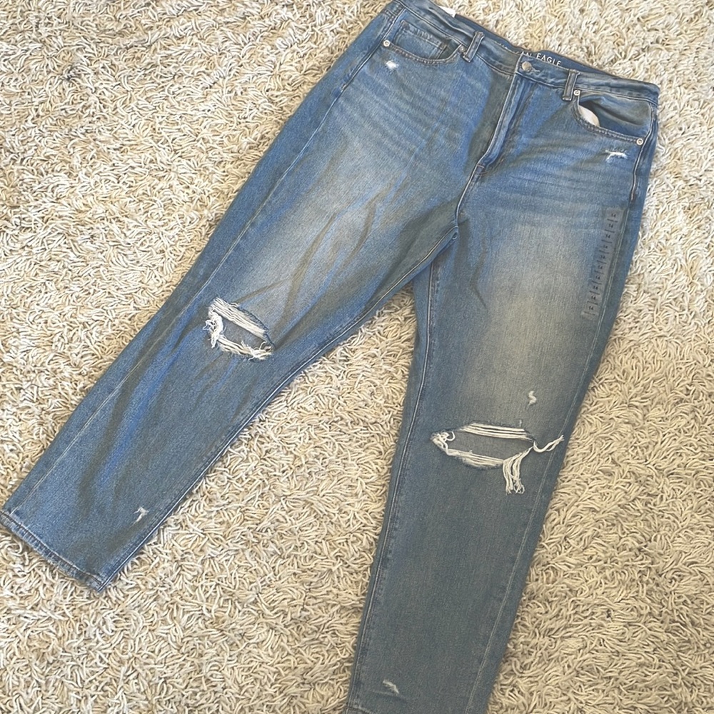 Mom Jeans distress
